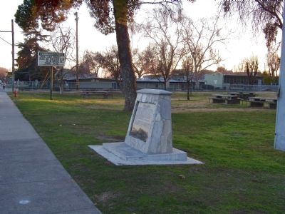 Irwin City Monument image. Click for full size.