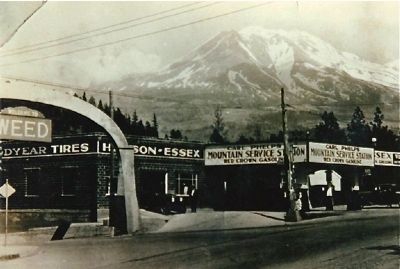 Arch, Gas Station & Mountain, Weed, California: ca. 1930. Click for full size. Arch, Gas Station & Mountain, Weed, California: ca. 1930 image. Click for full size.