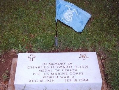 Marine Pvt First Class Charles H. Roan Marker image. Click for full size.