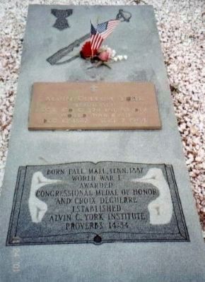 Alvin C. York gravesite image. Click for full size.