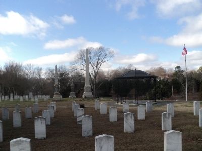 Confederate Graves in Oakwood Cemetery image. Click for full size.