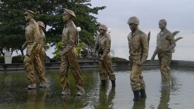 Leyte Landing/<i>Paglunsad sa Leyte</i> Memorial. Click for full size. Leyte Landing/<i>Paglunsad sa Leyte</i> Memorial image. Click for full size.