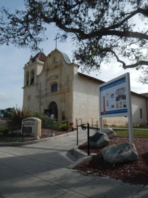 De Anza Expedition Marker and The Royal Presidio Chapel image. Click for full size.