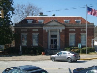 Toccoa City Hall image. Click for full size.