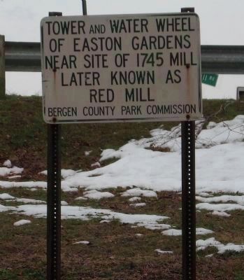 Adjacent marker refers to same tower by different name image. Click for full size.