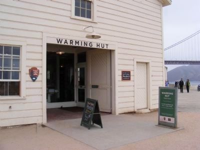 Warming Hut-NPS Visitor Center at Crissy Field image. Click for full size.