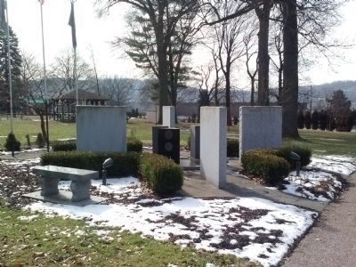 Leetsdale Veterans Memorial image. Click for full size.