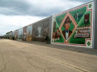 Portsmouth Floodwall Murals by Robert Dafford image. Click for full size.