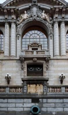 Mahan Hall Marker on the front of Ernest Flagg's Beaux Arts Building image. Click for full size.
