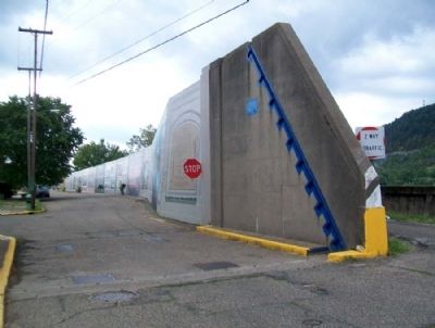 Portsmouth Floodwall and Murals image. Click for full size.