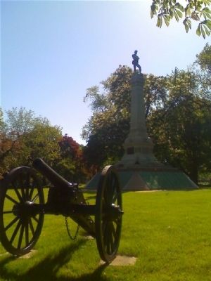Confederate Mound Monument. Click for full size. Confederate Mound Monument image. Click for full size.
