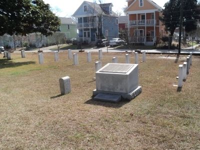 Marker in Oakwood Cemetery image. Click for full size.