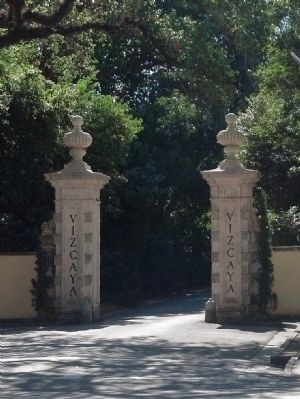 Gate to Vizcaya. Click for full size. Gate to Vizcaya image. Click for full size.