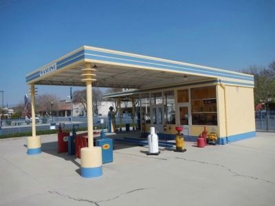 1934 Richfield Service Station. Click for full size. 1934 Richfield Service Station image. Click for full size.
