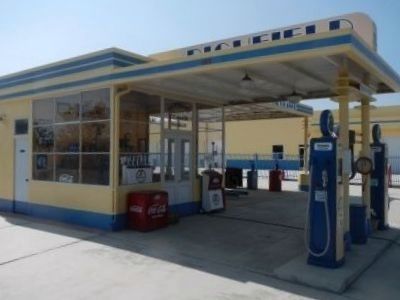 1934 Richfield Service Station. Click for full size. 1934 Richfield Service Station image. Click for full size.