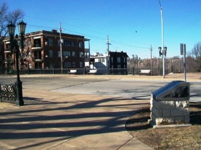 Gladstone Boulevard Bridge over Anderson Avenue Marker. Click for full size. Gladstone Boulevard Bridge over Anderson Avenue Marker image. Click for full size.