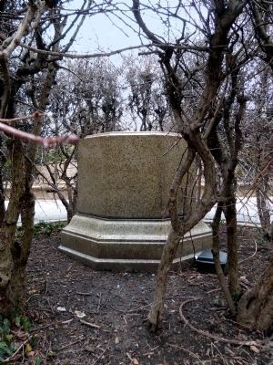 The pedestal. Click for full size. The pedestal image. Click for full size.