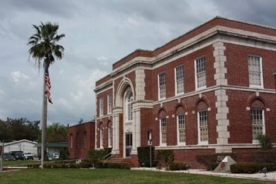 Union County Marker, far left, and Courthouse. Click for full size. Union County Marker, far left, and Courthouse image. Click for full size.
