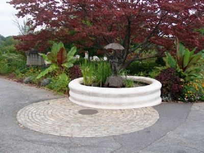 "Out in the Rain" Marker and Fountain image. Click for full size.