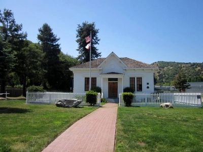 Dixie Schoolhouse. Click for full size. Dixie Schoolhouse image. Click for full size.