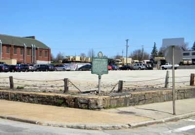 Wide view of the Amoskeag Mills marker. Click for full size. Wide view of the Amoskeag Mills marker image. Click for full size.
