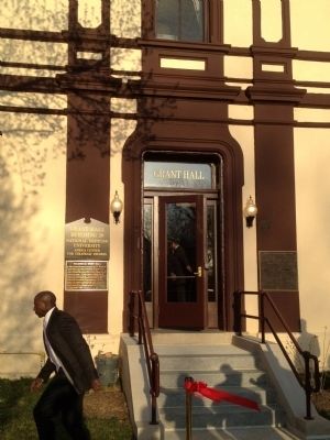 Entrance to Grant Hall image. Click for full size.