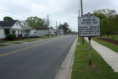 Washington's Southern Tour Marker seen along Lee Street, looking south image. Click for full size.