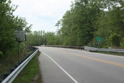Peacock's Bridge Marker, looking north at Contentnea Creek, county line image. Click for full size.