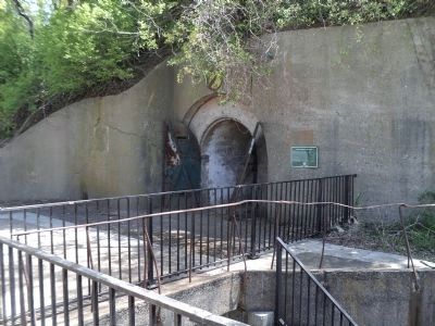 Marker in the Fort Totten Battery. Click for full size. Marker in the Fort Totten Battery image. Click for full size.