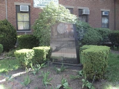 Oyster Bay Veterans Monument image. Click for full size.
