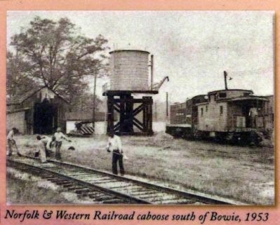 Norfolk & Western Railroad caboose south of Bowie, 1953 image. Click for full size.