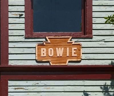 Bowie<br>Sign On the Tower image. Click for full size.