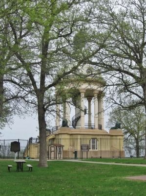 Hermann Monument and Marker image. Click for full size.