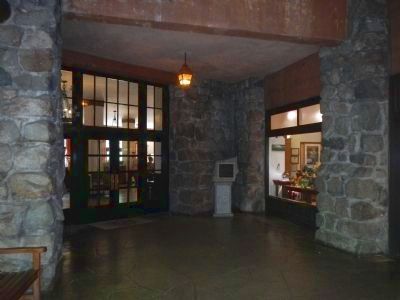 Entrance to the Ahwahnee lobby from the Porte Ochere image. Click for full size.