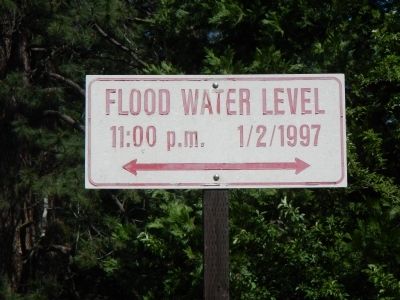 Nearby Flood Level marker image. Click for full size.