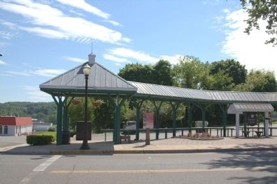 Galax� Farmers� Marker Pavilion and Marker image. Click for full size.