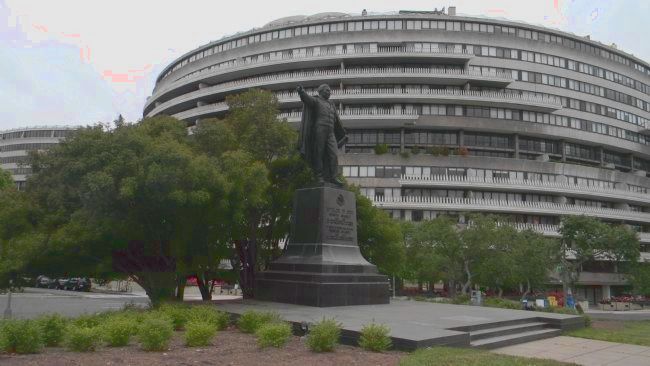 Juarez Memorial - with the Watergate complex in the background image. Click for full size.