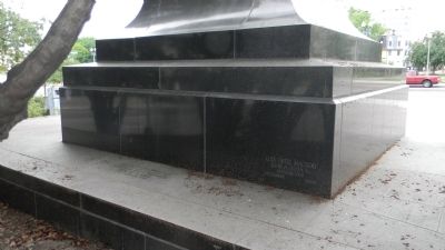 Juarez Marker - inscriptions on west side of pedestal and base image. Click for full size.