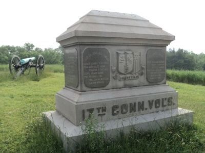 17th Connecticut Volunteers Marker (Rear View) image. Click for full size.
