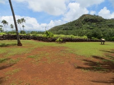 Poli'auh Heiau image. Click for full size.