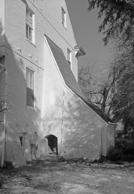 Chimney Buttress. Click for full size. Chimney Buttress image. Click for full size.