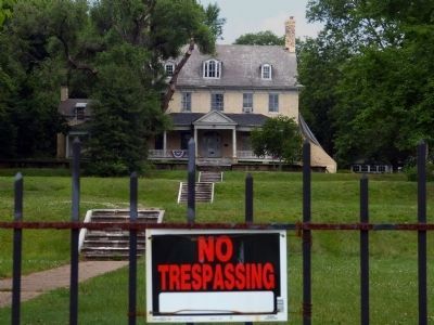 No Tresspassing image. Click for full size.