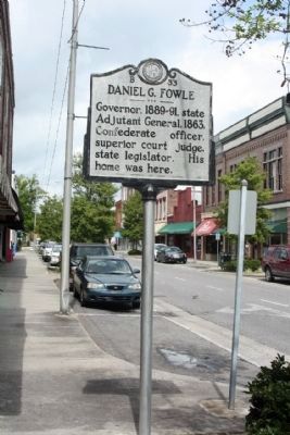 Daniel G. Fowle Marker, looking north image. Click for full size.