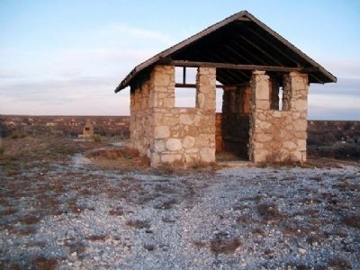 Steele Memorial and Shelter House image. Click for full size.