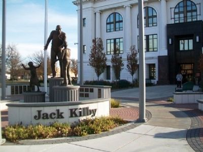 Jack Kilby Monument image. Click for full size.