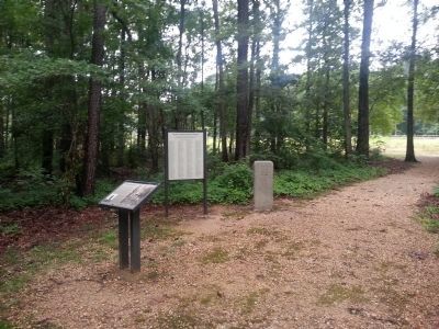 Remembrance Marker & Parker's Battery Monument image. Click for full size.
