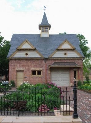 Nearby Carriage House image. Click for full size.