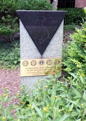 Vietnam War memorial. Click for full size. Vietnam War memorial image. Click for full size.