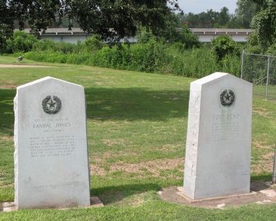 The "Site of Fort Bend" Marker: to the right of the "Site of the Home of Randal Jones" Marker image. Click for full size.