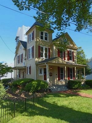 100 South Washington Street image. Click for full size.